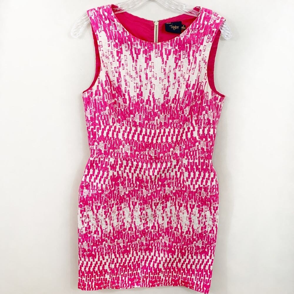 Just Taylor Pink Geometric Pattern Sheath Dress